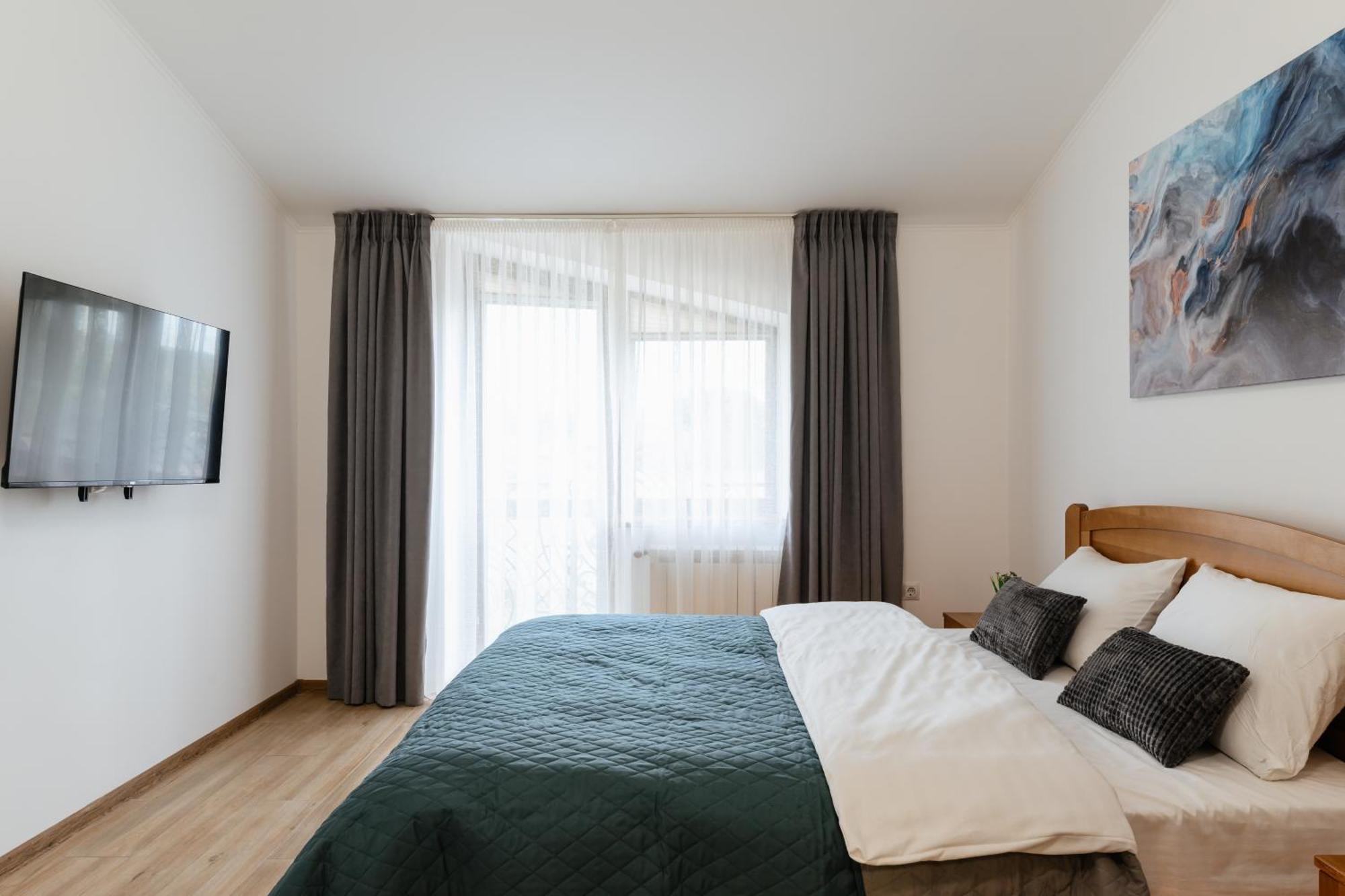 Luxury Apartments Uzhorod Екстер'єр фото