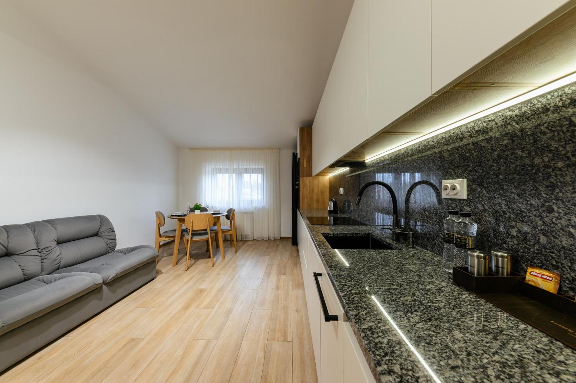 Luxury Apartments Uzhorod Екстер'єр фото