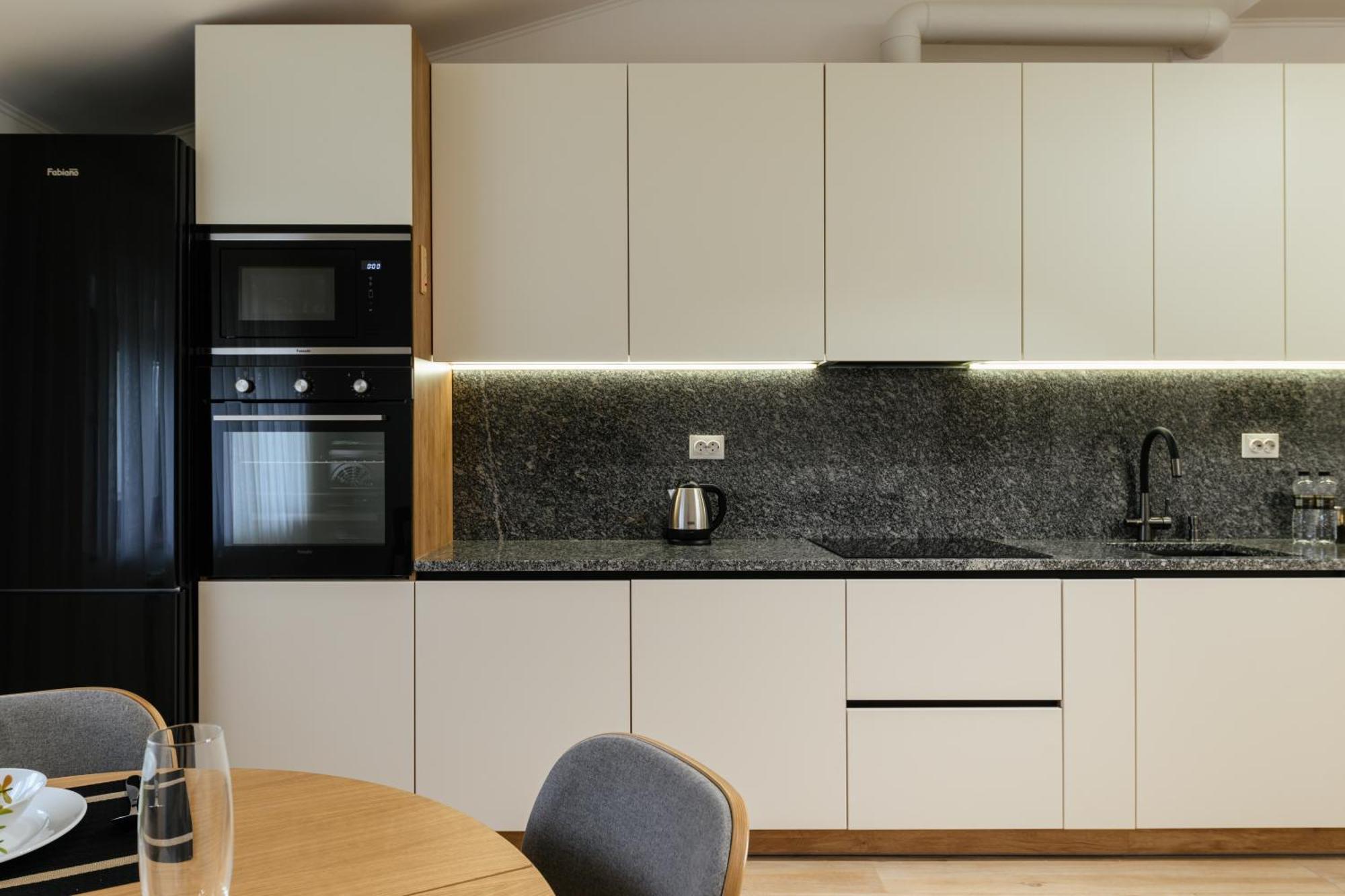 Luxury Apartments Uzhorod Екстер'єр фото