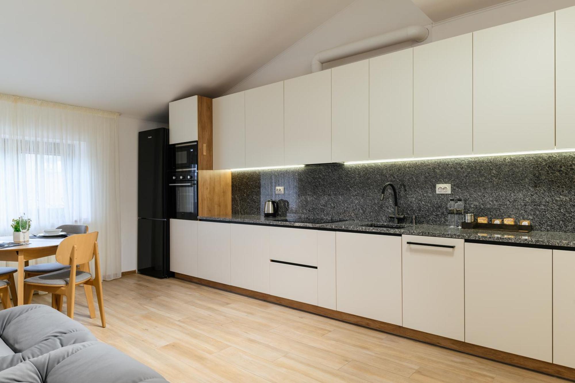 Luxury Apartments Uzhorod Екстер'єр фото