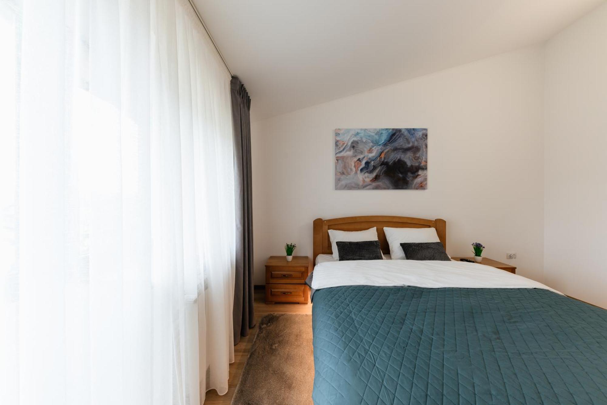 Luxury Apartments Uzhorod Екстер'єр фото