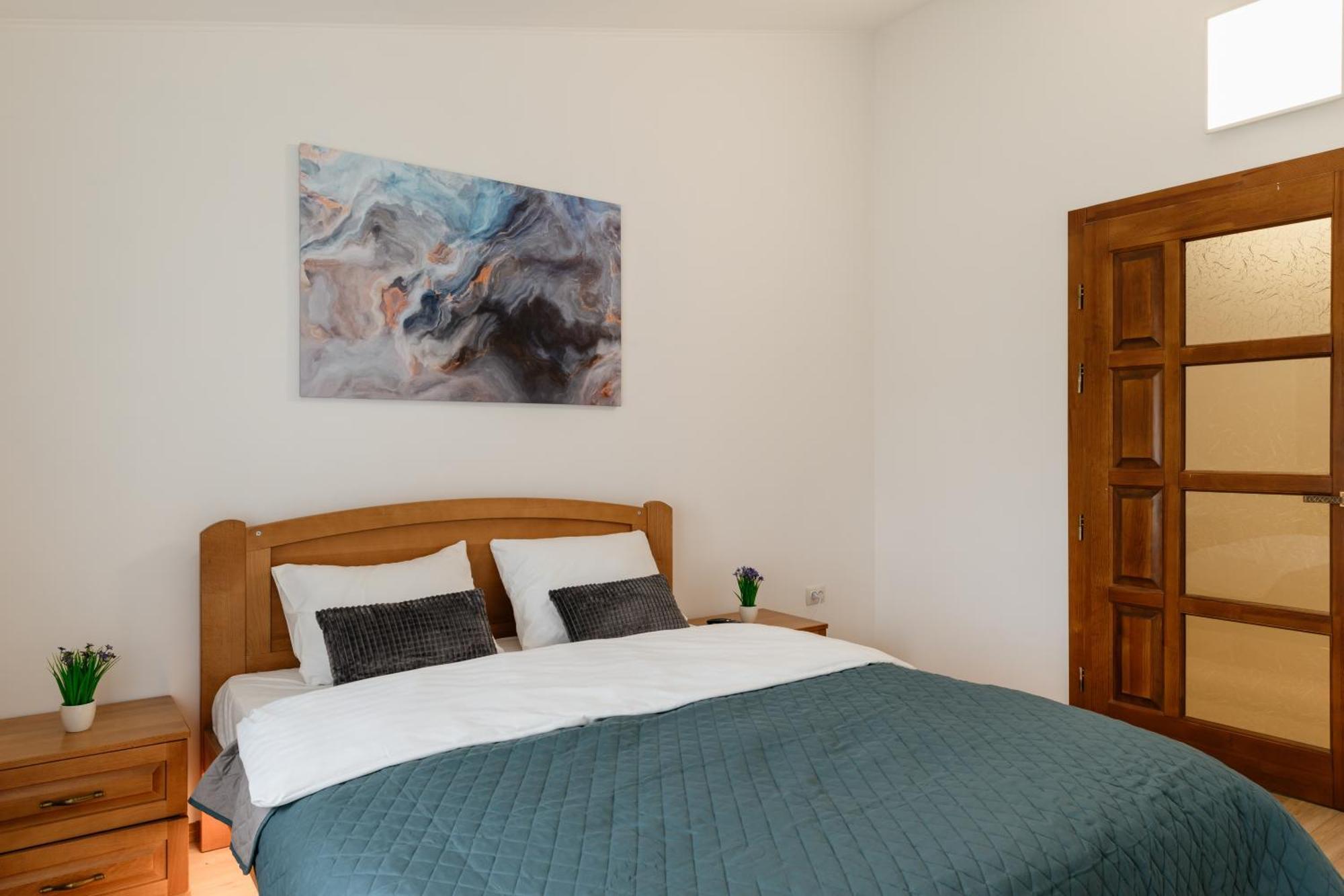 Luxury Apartments Uzhorod Екстер'єр фото