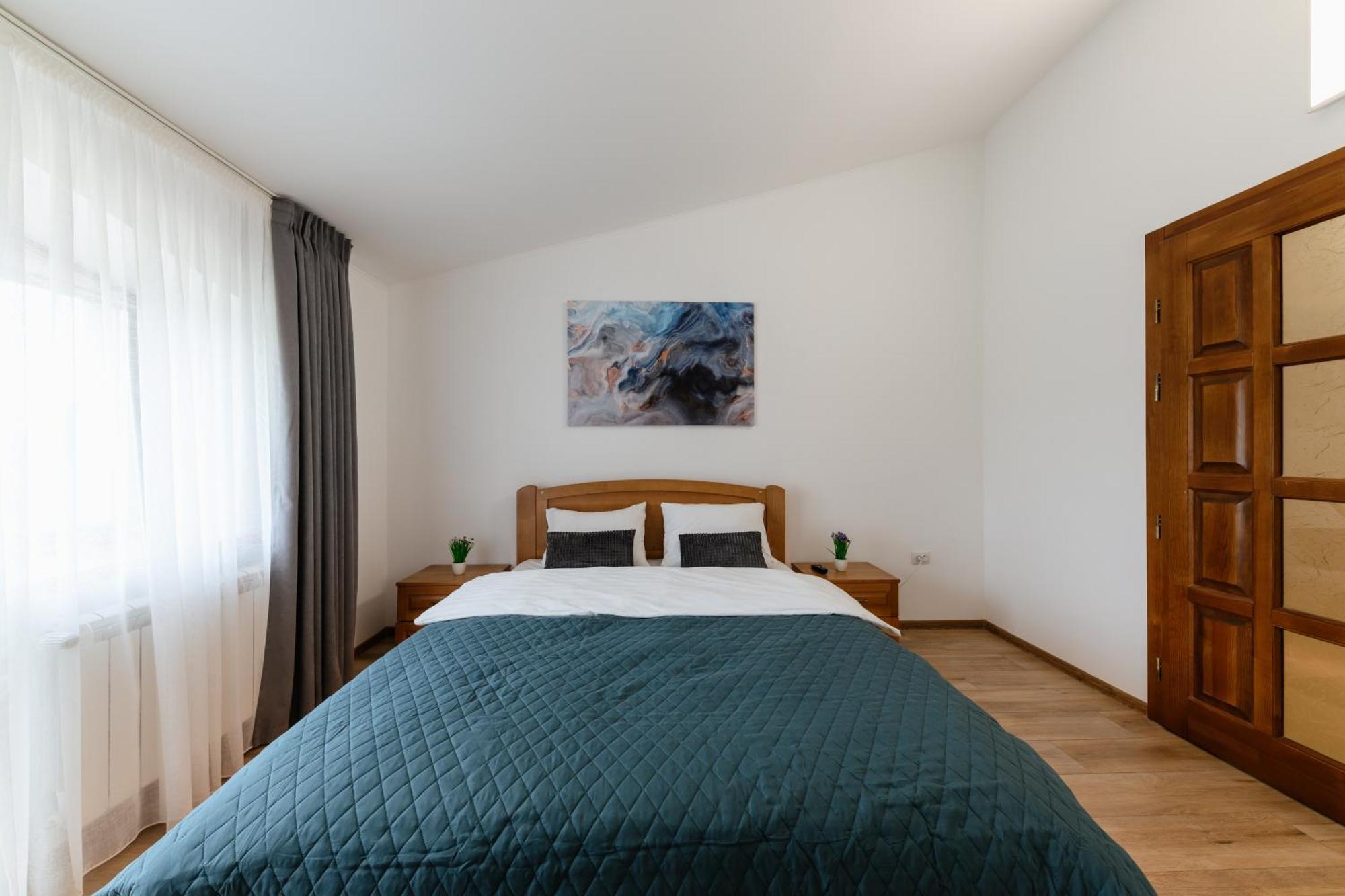 Luxury Apartments Uzhorod Екстер'єр фото