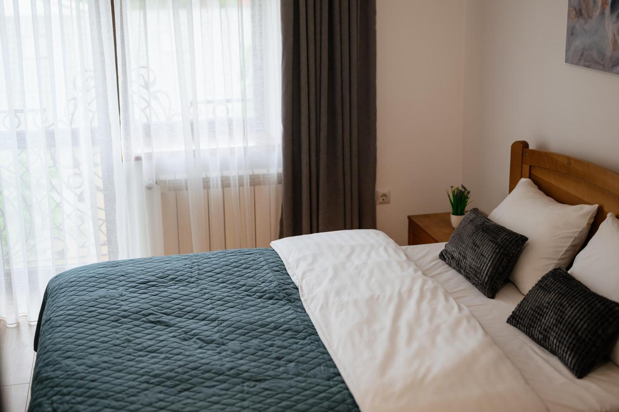 Luxury Apartments Uzhorod Екстер'єр фото