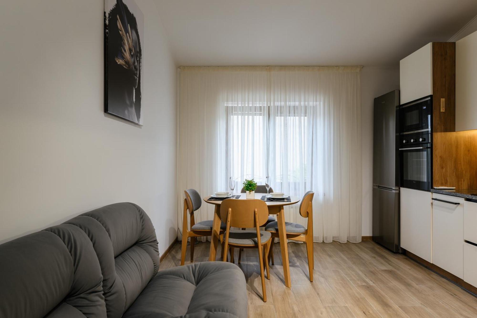 Luxury Apartments Uzhorod Екстер'єр фото