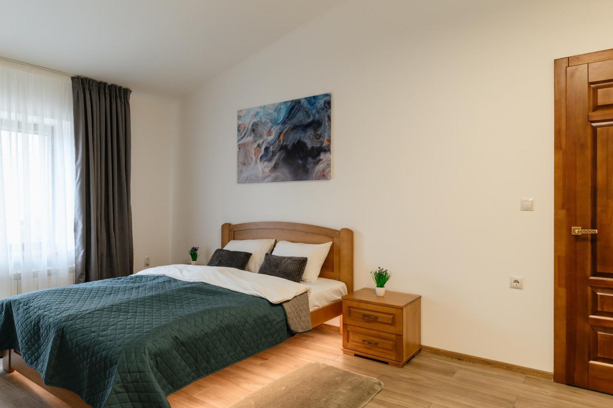 Luxury Apartments Uzhorod Екстер'єр фото