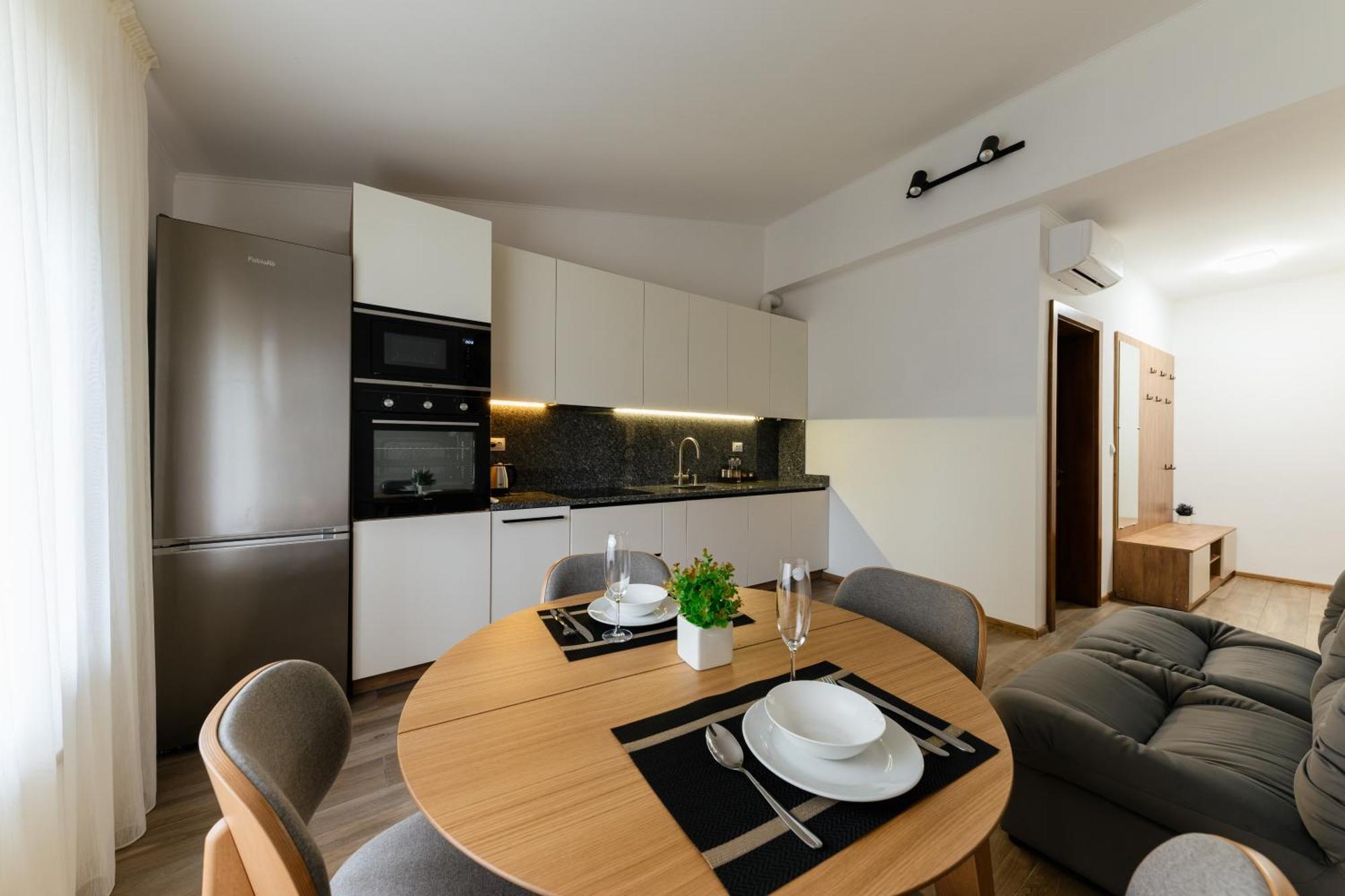 Luxury Apartments Uzhorod Екстер'єр фото
