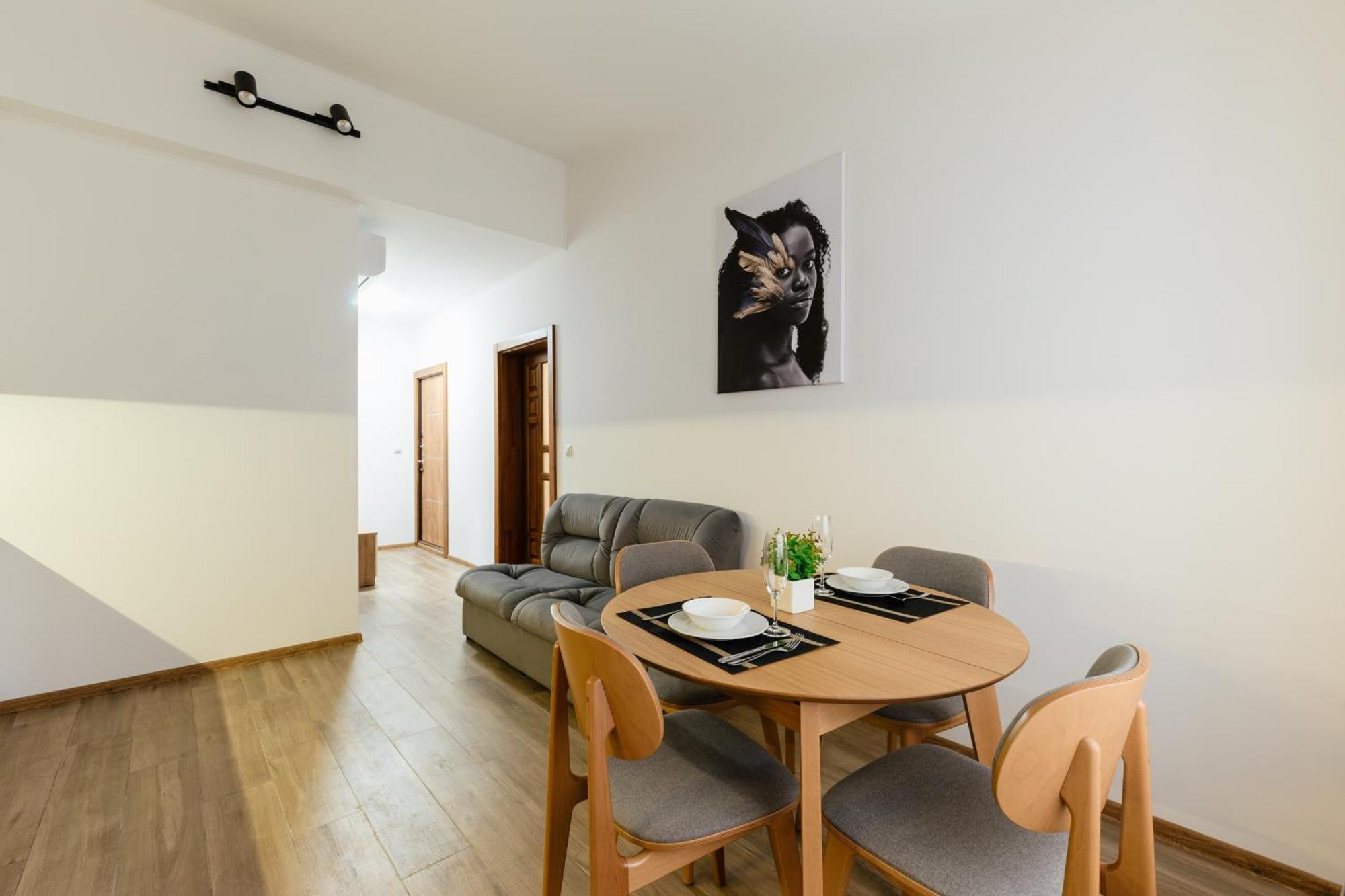 Luxury Apartments Uzhorod Екстер'єр фото