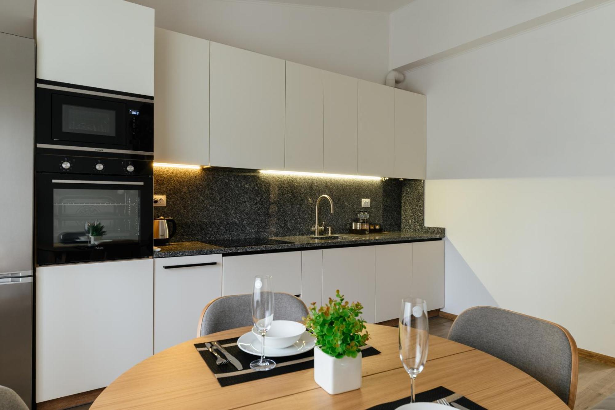 Luxury Apartments Uzhorod Екстер'єр фото